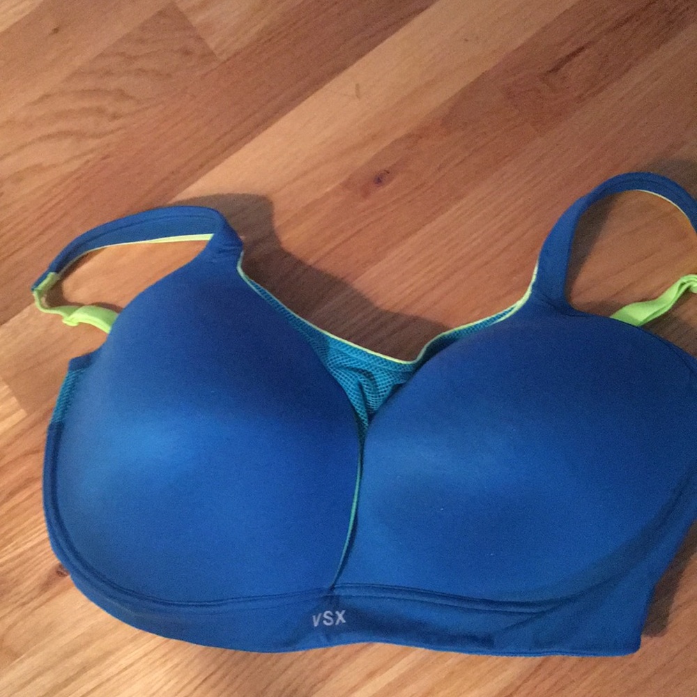 Victoria Secret sports bra